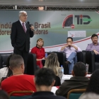 Trabalhadores debatem propostas para indústria impulsionar o desenvolvimento