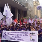 Dia Internacional da Mulher reúne 5 mil na Avenida Paulista